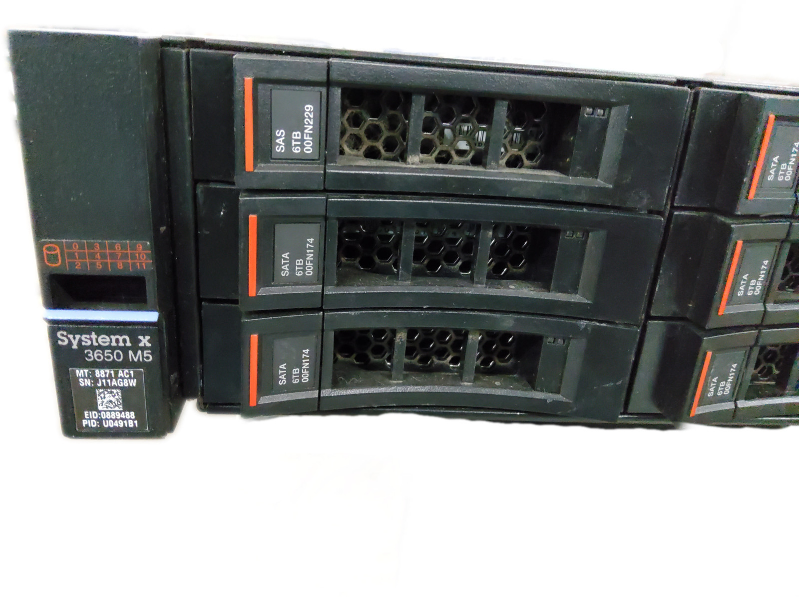 Lenovo System x3650 M5 Rack Server Xeon 2.1GHz 16GB DDR4 72TB