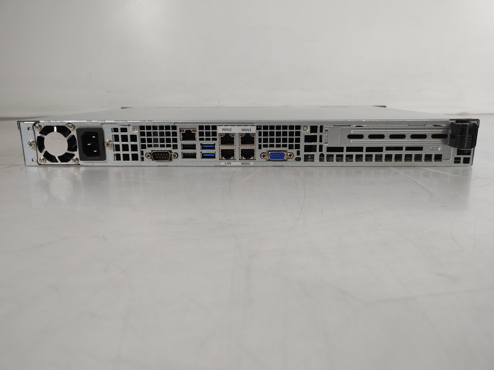 SuperMicro CSE-512 3.50 GHz Intel Pentium G4560 8 GB DDR4 Server No Drives/No OS