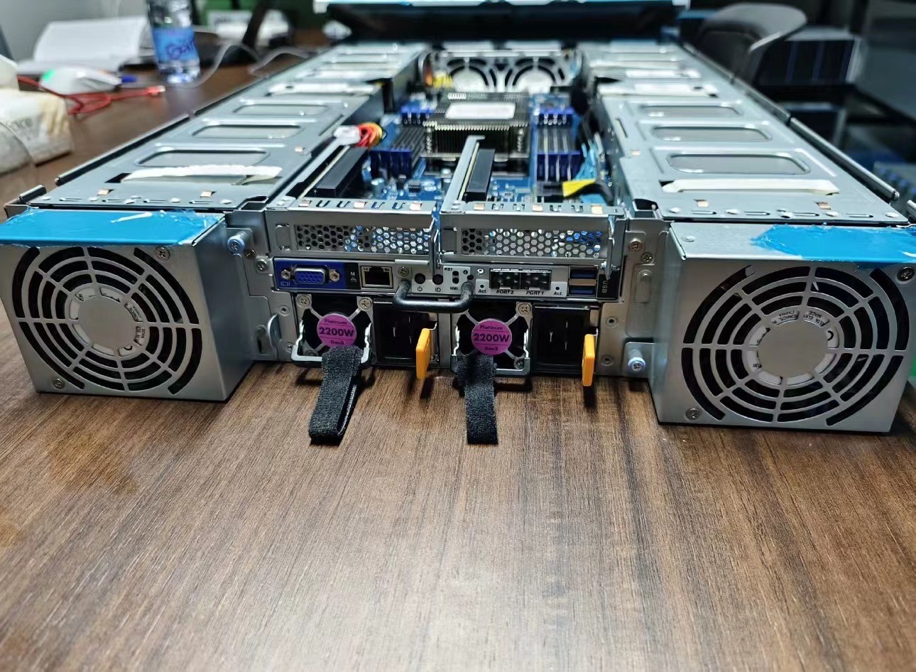 Gigabyte G292-Z20 2U 8GPU server 8x 2.5, 1x EPYC 7702 CPU 256G RAM 8x GPU Card