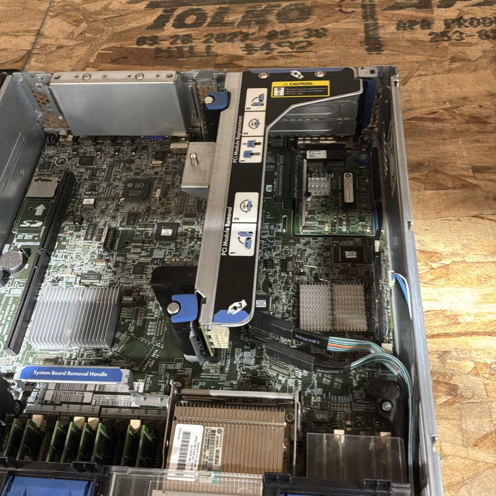 HP Proliant DL380p G8 2x E5-2670 v2 20-Cores 48gb 2x 300GB HD 6x 1.2TB C369