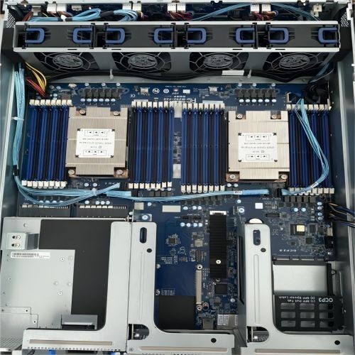 Gigabyte R282-Z93 Server 12X3.5″/9364-8i/2X EPYC 7302 CPU/4X DDR4 32G 3200MHz