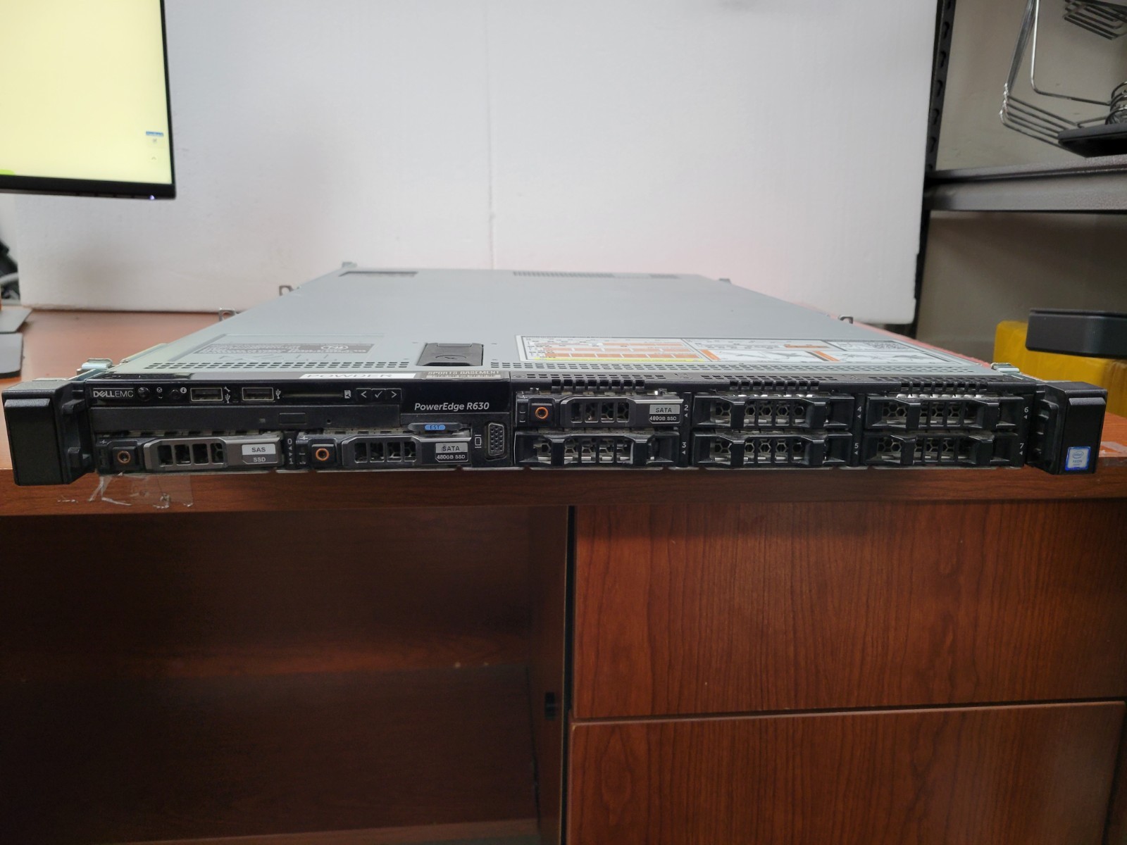 Dell Poweredge R630 Single Xeon E5-2620v4 2.1GHz 16GB RAM *No OS/HDD* | C734DS