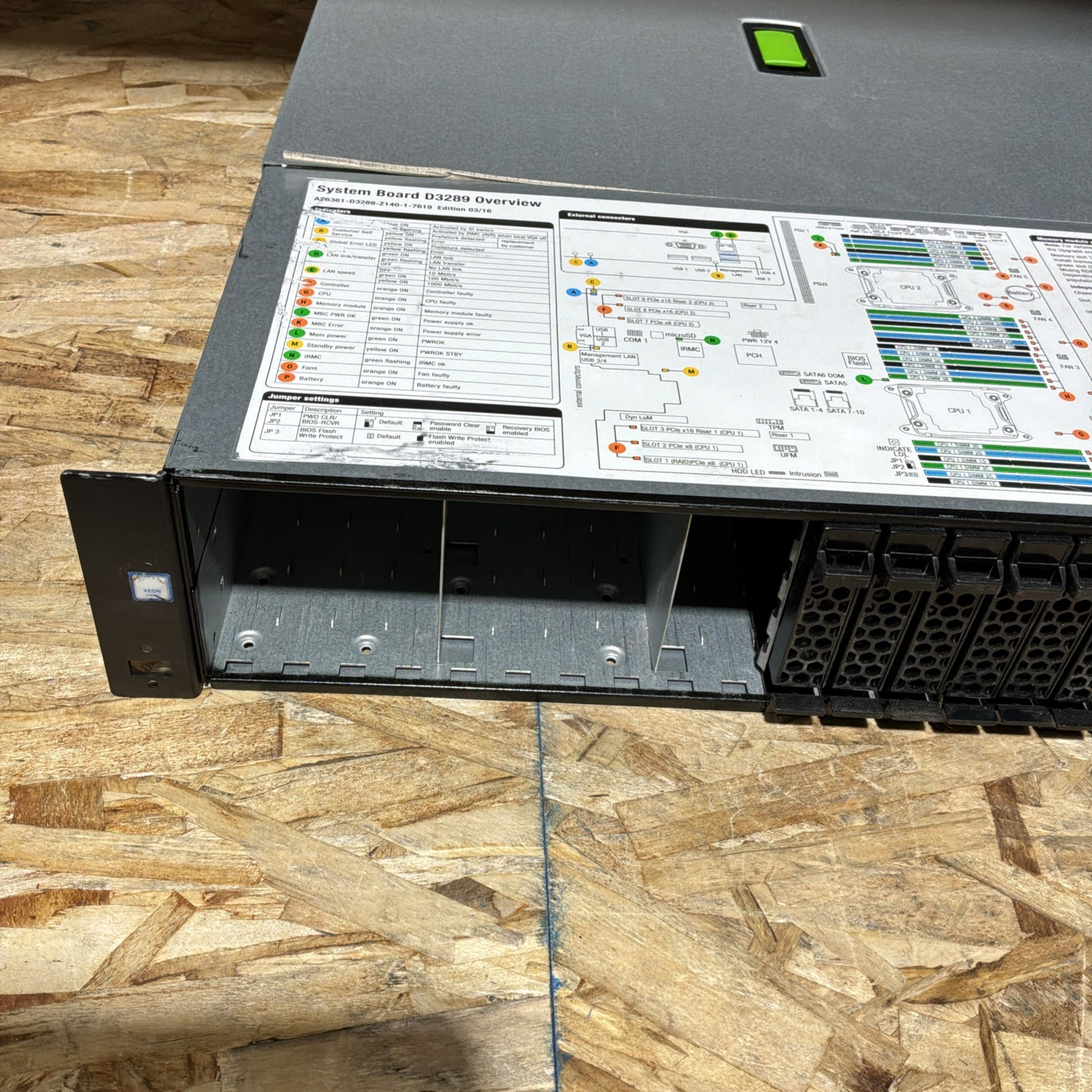 Fujitsu Primergy RX2540 M2 Xeon E5-2620 V4 2.10GHz 2x 240gb Server 96GB Ram C308