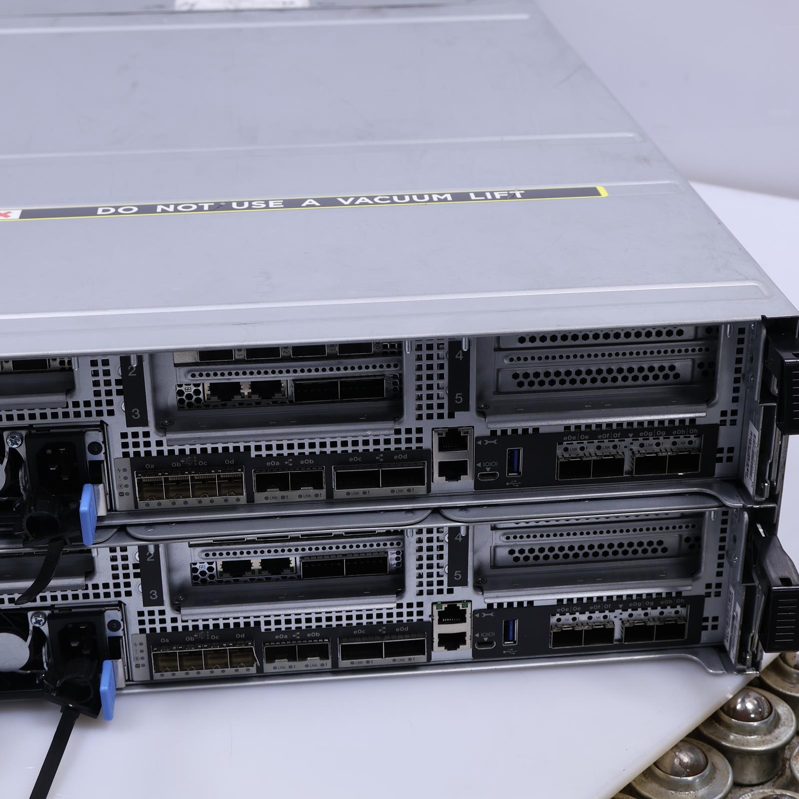 Netapp AFF A400 4x Intel Xeon Silver 4210 272GB RAM NetApp Data ONTAP 9.11.1P6