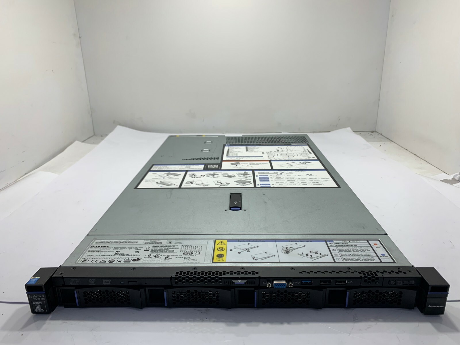 Lenovo System X 3550 M5 Xeon E5-2609v3 1.90Ghz Six-Core, 64GB MEM, Rack Server