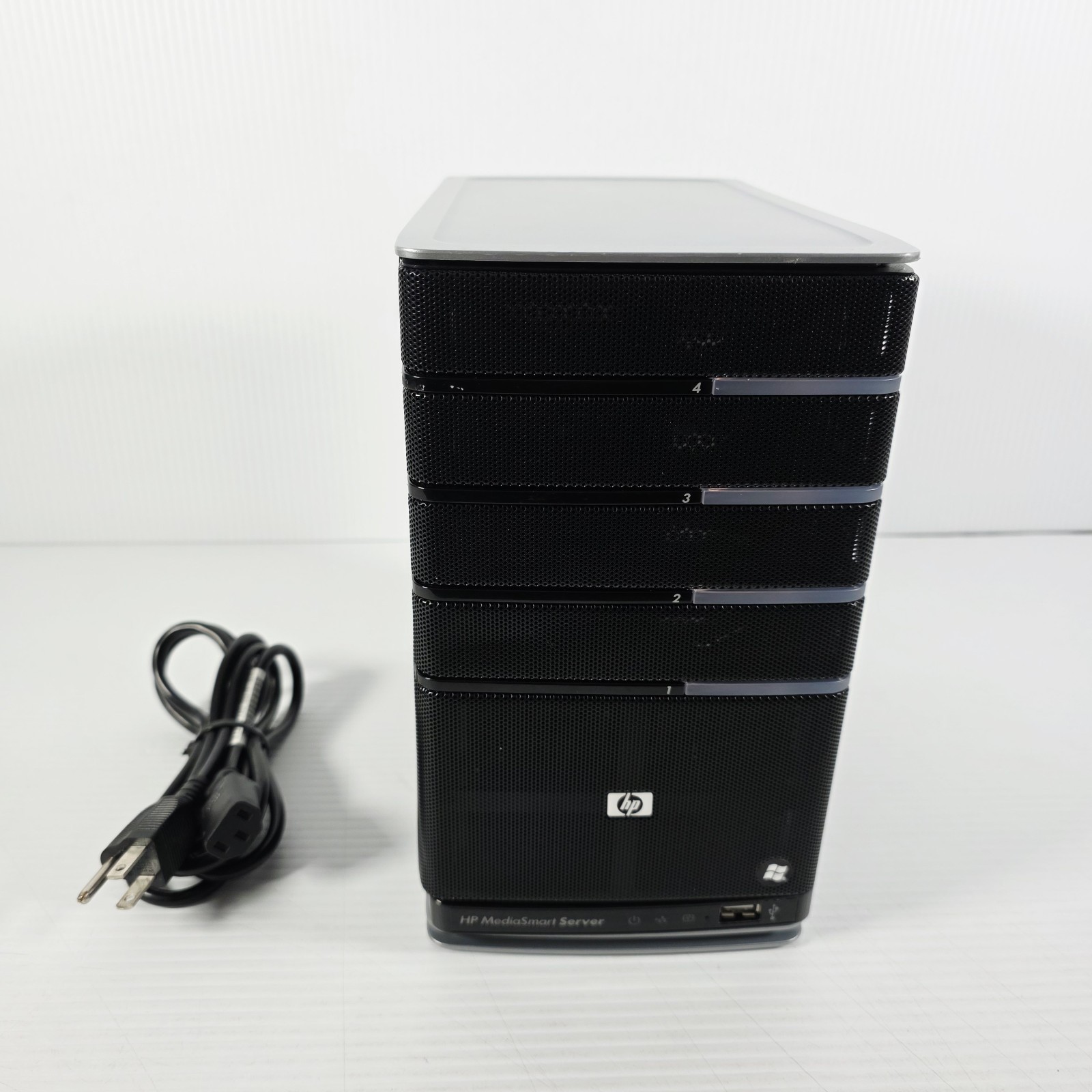 HP EX470 MediaSmart Server – Powers on Properly – Hard Drives Included