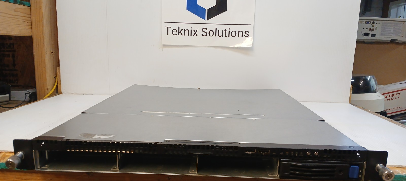 Asus P10S-M Server w Intel Xeon E3-1225 V6 @3.30Ghz 8GB RAM No HD *Boot to BIOS