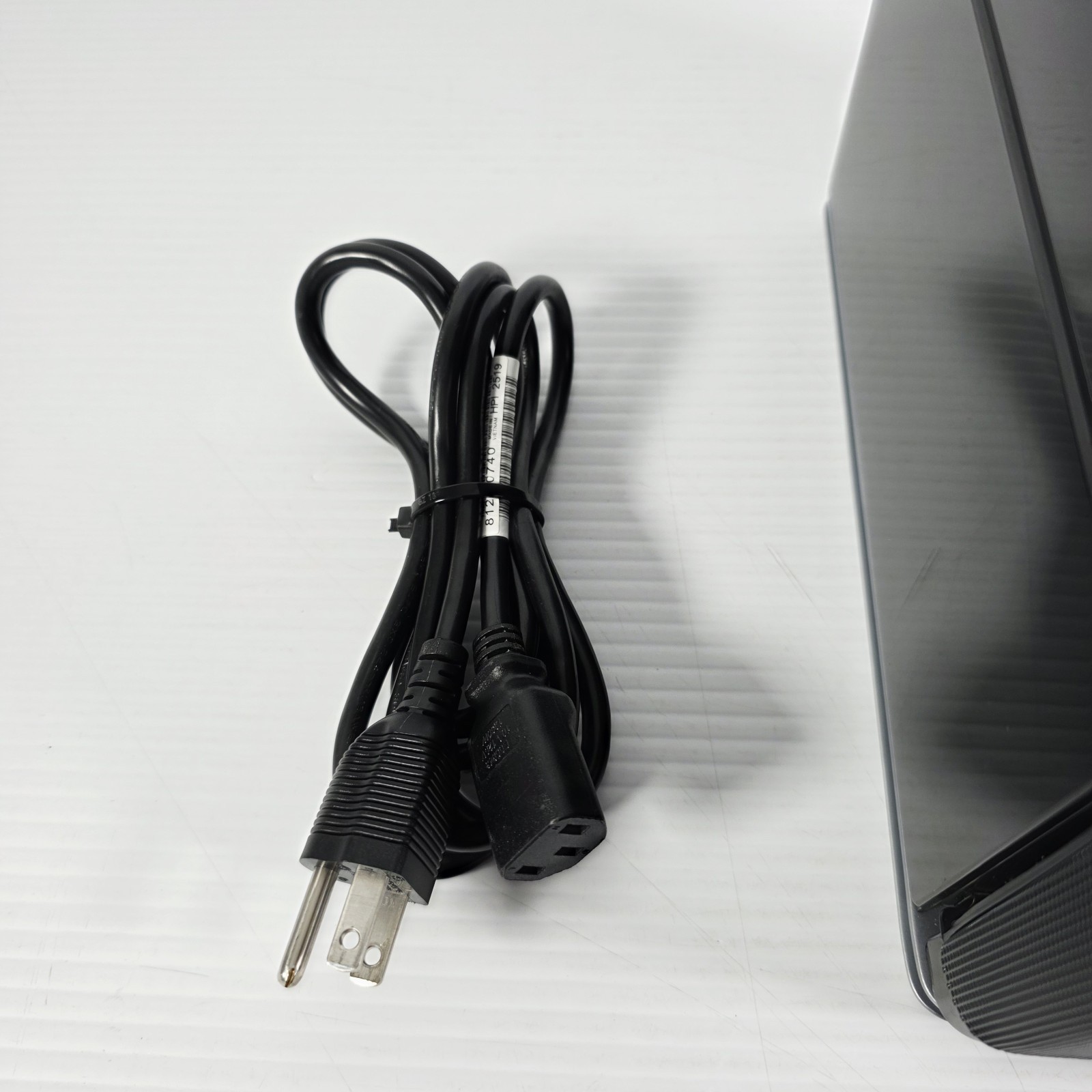 HP EX470 MediaSmart Server – Powers on Properly – Hard Drives Included