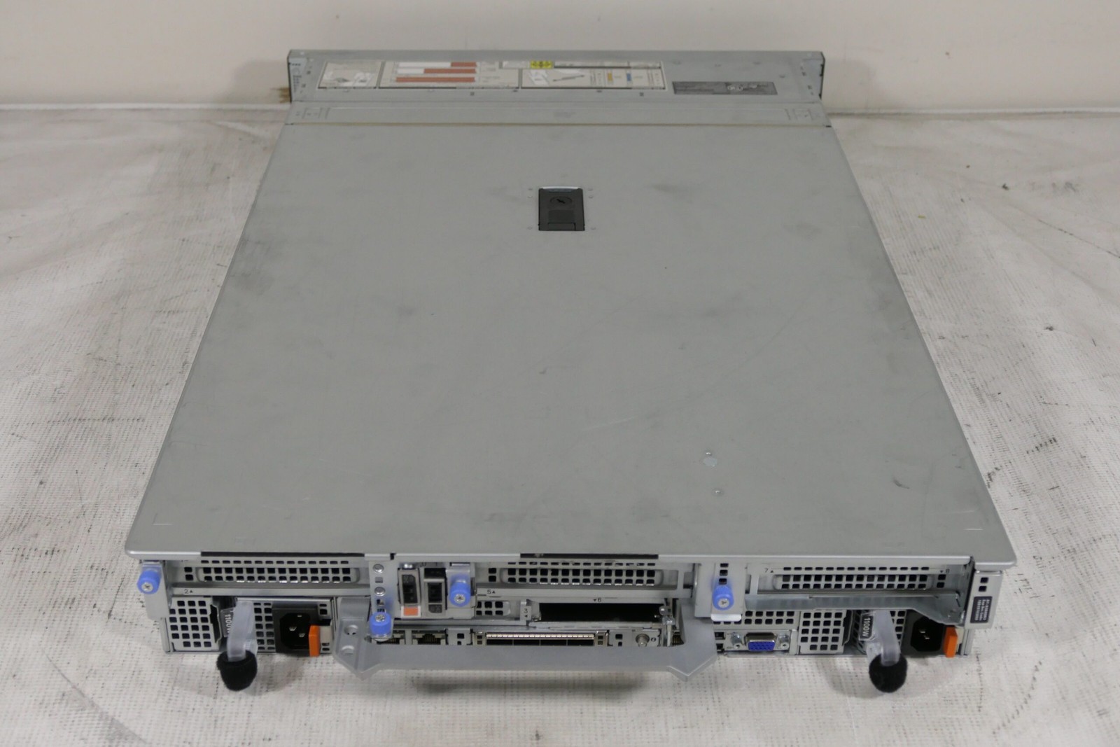 Dell PowerEdge R750 16SFF 2x Gold 5317 3.0Ghz 256gb RAM H755 2x 1400w