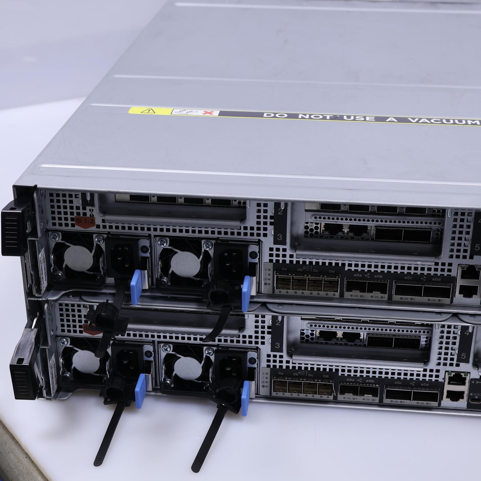 Netapp AFF A400 4x Intel Xeon Silver 4210 272GB RAM NetApp Data ONTAP 9.11.1P6