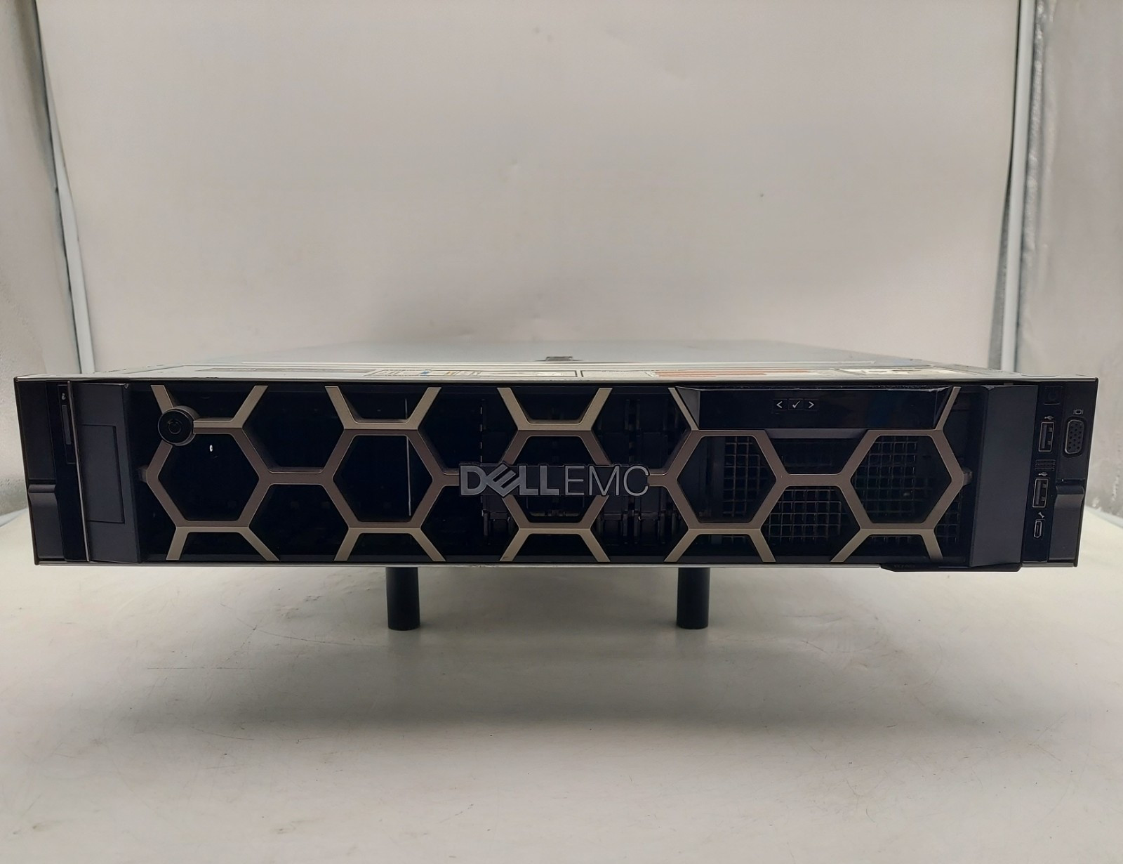 DELL POWEREDGE R740 2x Xeon Silver 4114 2.20GHz 32GB RAM PERC H740 Mini