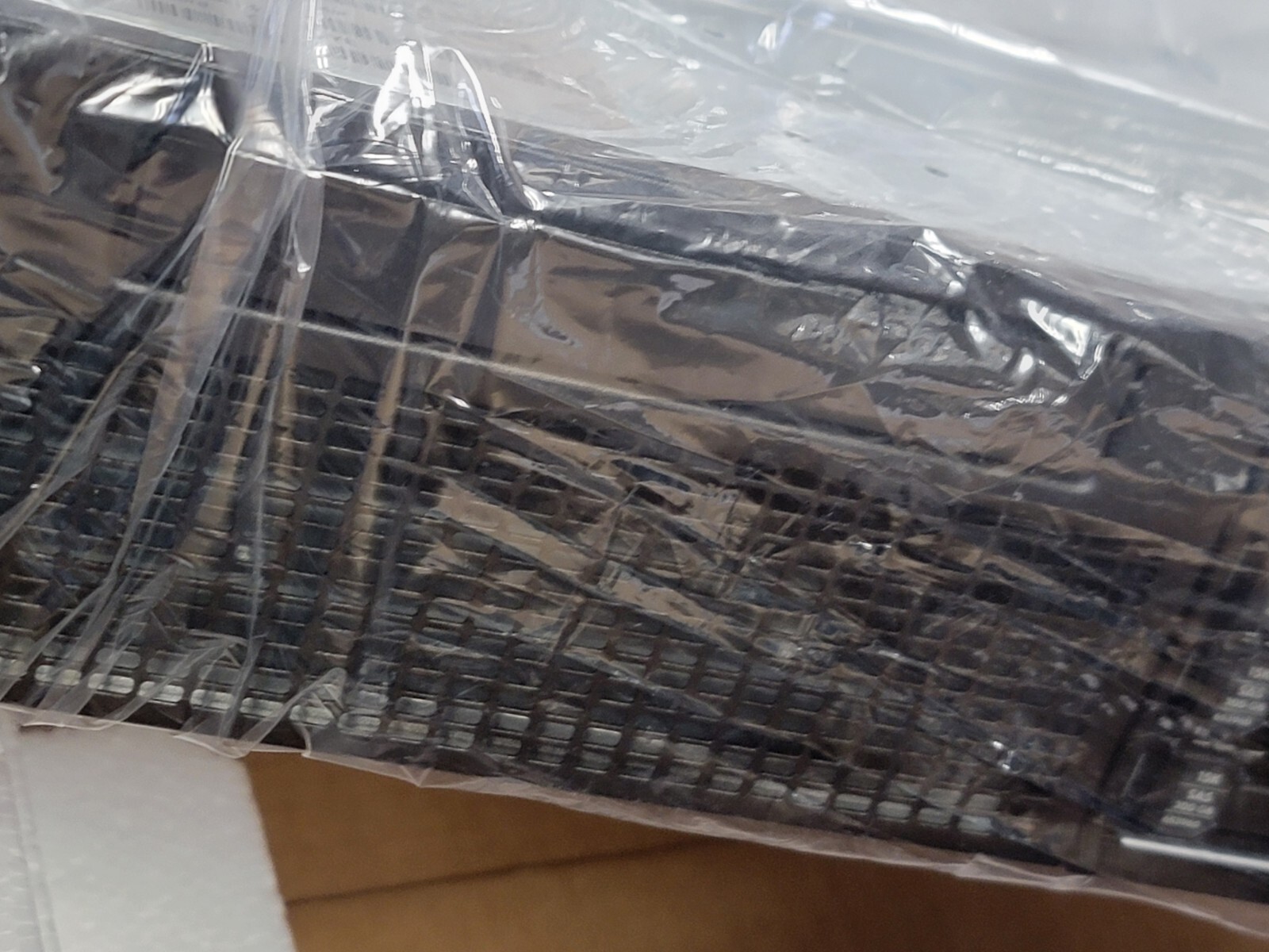 HP ProLiant DL380p Gen8 SFF CTO Server Assy 653200-B21 w/5x300GB SAS 653960 NEW