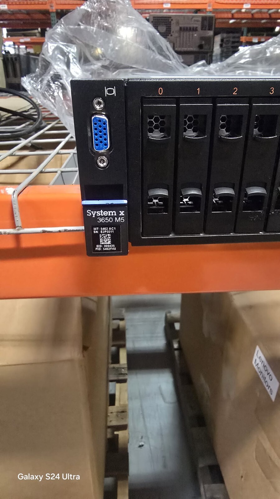 Lenovo System x3650 M5 8 bay SFF 28 Cores 2x E5-2680 v4 2.4GHz 64GB M5210 NO HDD