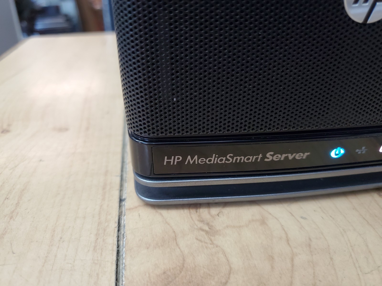 HP EX495 MediaSmart Server No Hard Drives Powers On