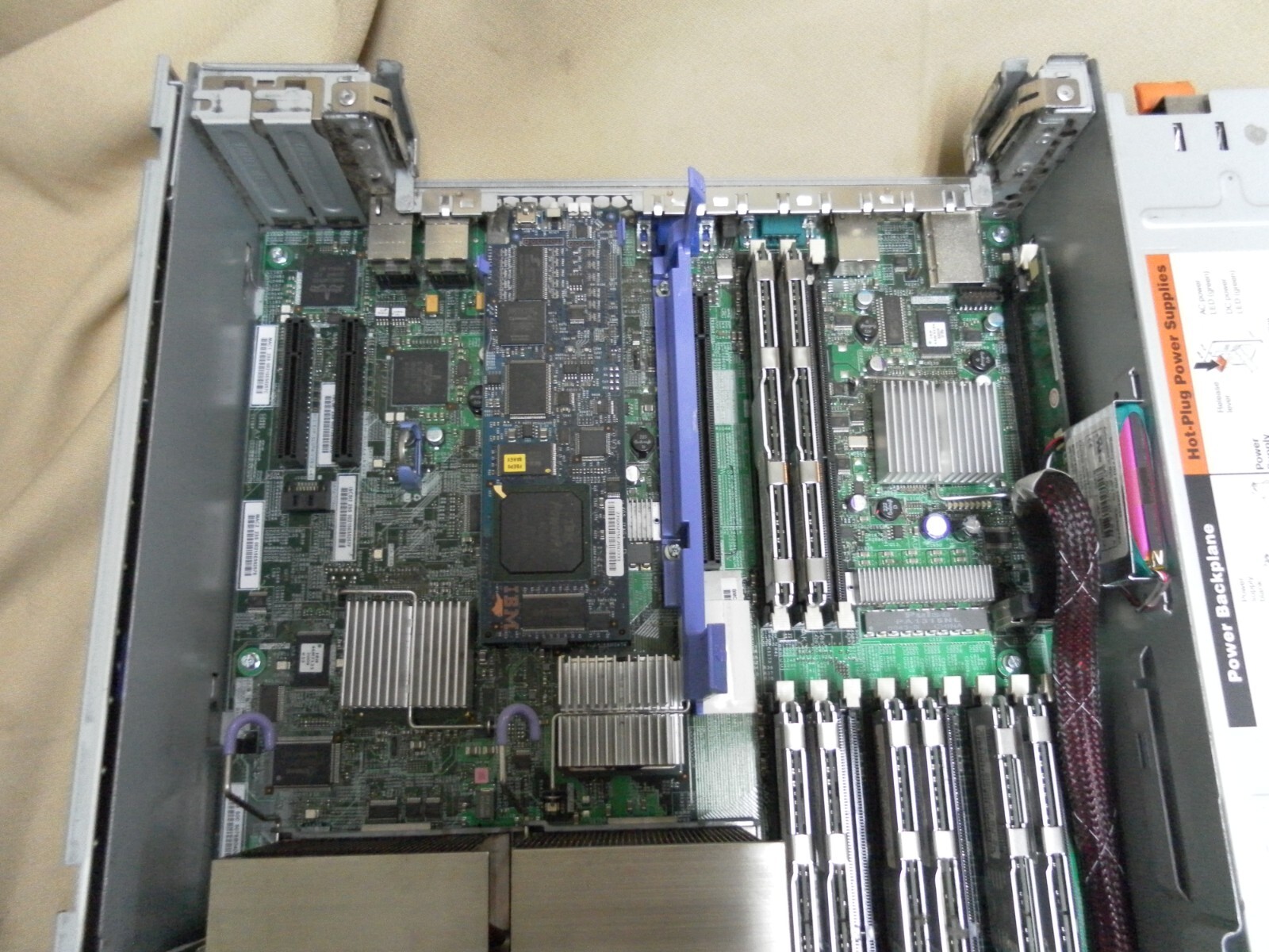 IBM System x3650 SERVER 2xCPU 3.1GHz 12MB CPU CACHE 16GB RAM NO HDD TURNS ON