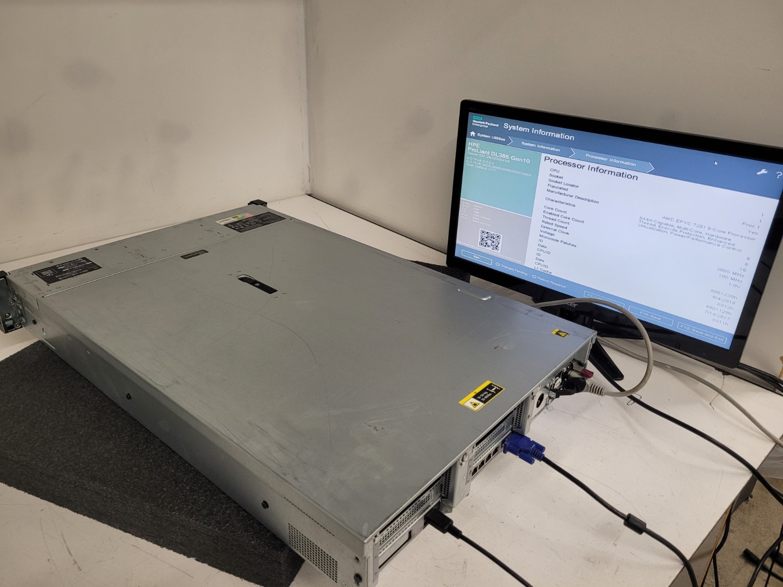HPE ProLiant DL385 G10 2x AMD EPYC 7251 32GB RAM P408i-a SR 2U Server 8 Bay SFF