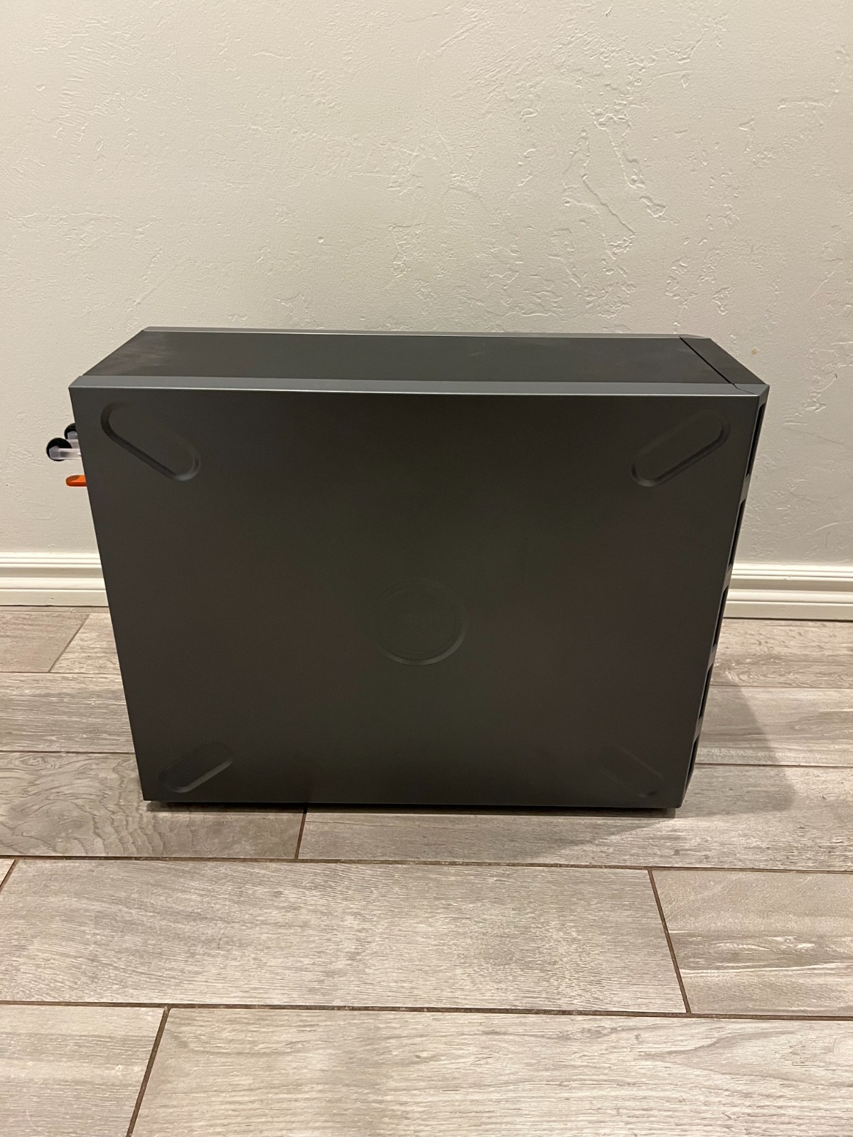 Dell PowerEdge T330 / Intel Xeon E3 1220 v5 3.0G/ 8GB RAM / 3X 300GB SAS / NO OS