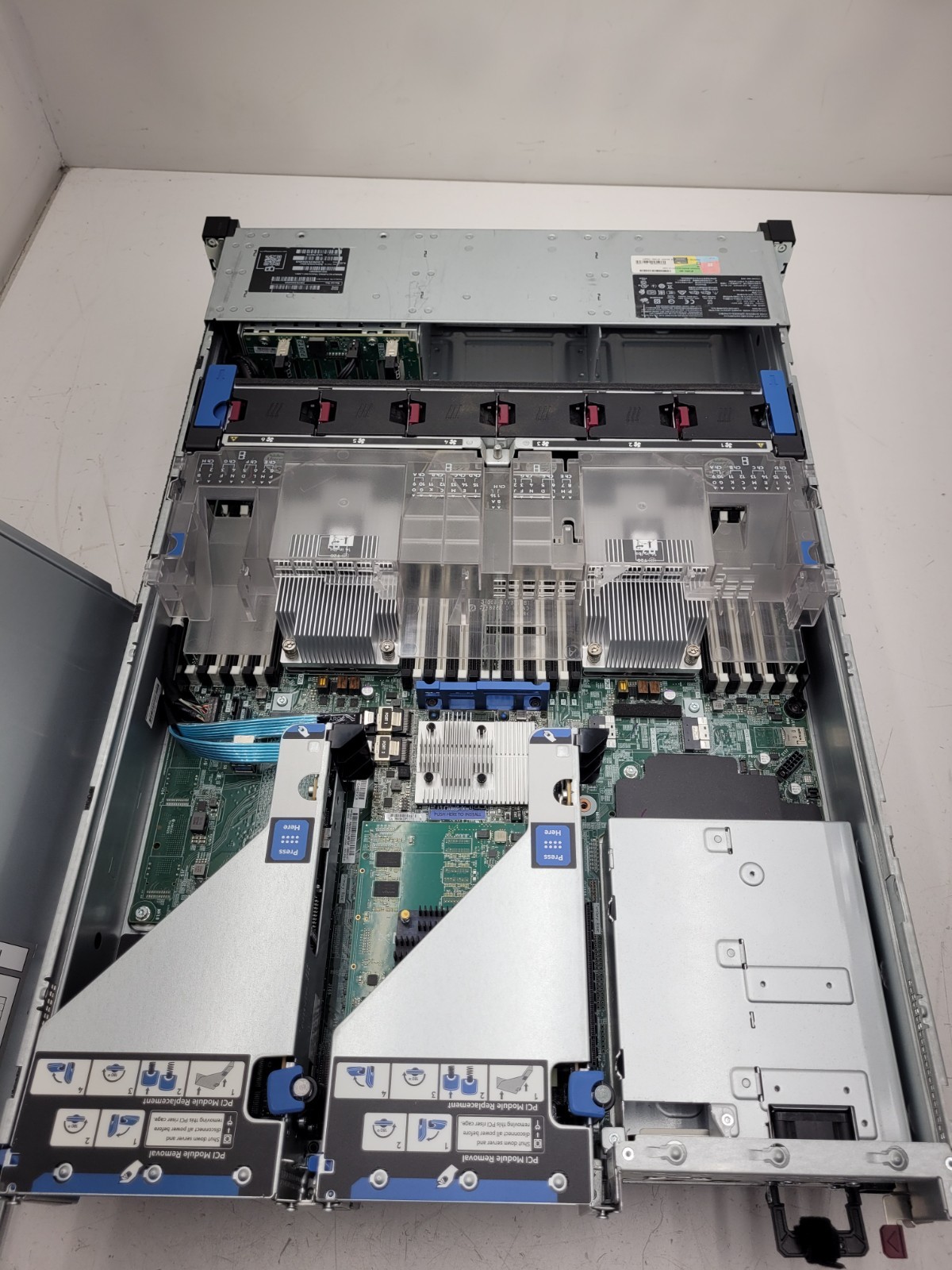HPE ProLiant DL385 G10 2x AMD EPYC 7251 32GB RAM P408i-a SR 2U Server 8 Bay SFF
