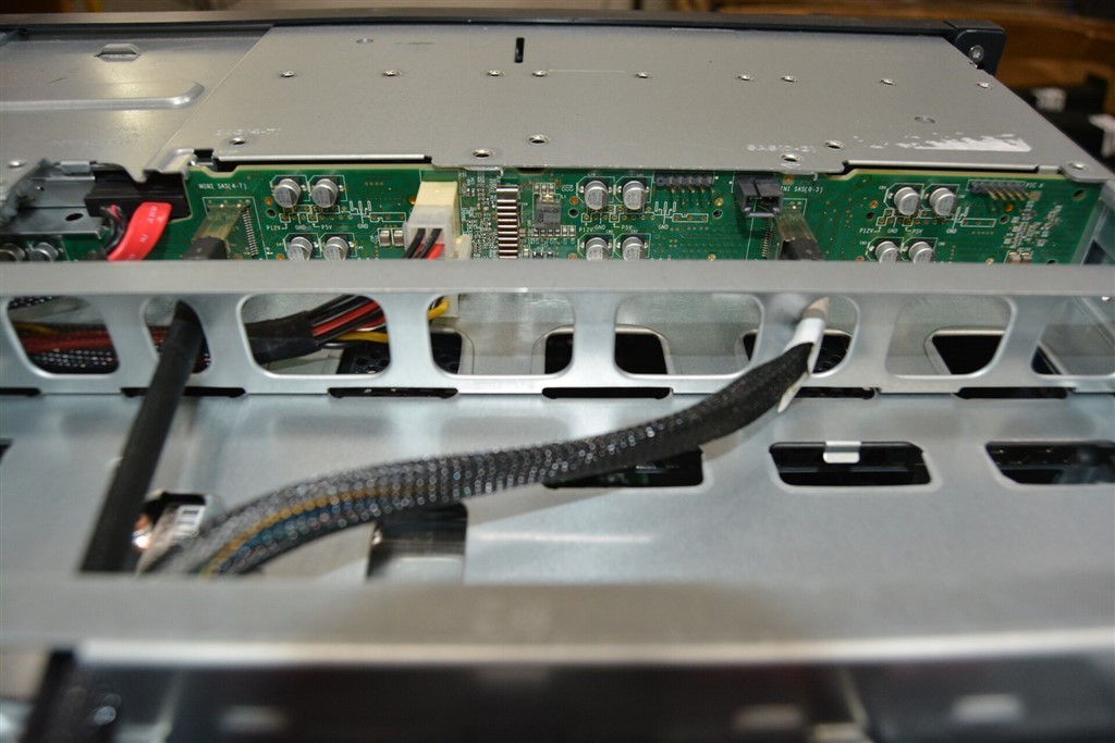 HP PROLIANT DL580 G7 584086-001 2.5×8 Server 4*XEON E7540 112GB P410 SEE NOTES
