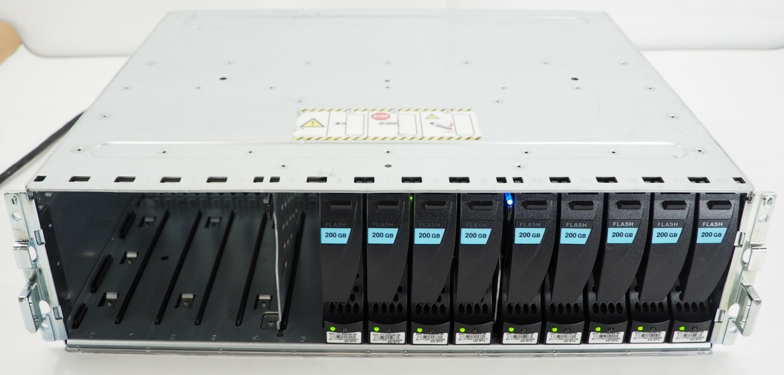 EMC DAE Disk Array SAS KTN-STL3 9x 200GB 3Gb/s SSD with 2x PSU