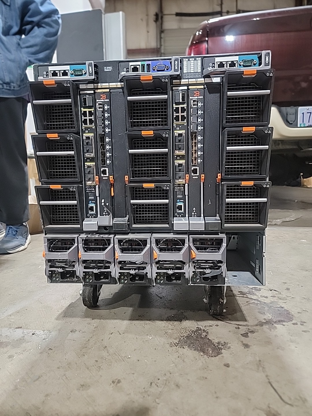 Dell PowerEdge M1000E 16x Slot Blade Server w/ 9x Fans 6x Power Supply & Cards