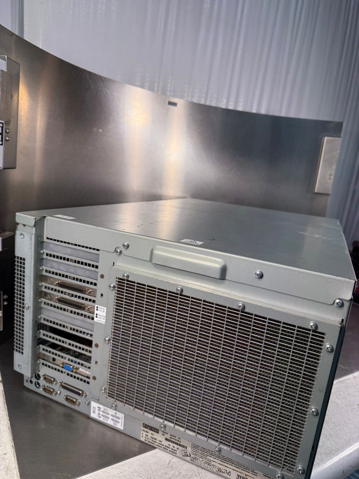 Digital Alpha Server ASVR 4100 BA30A-AA (12.6.1)