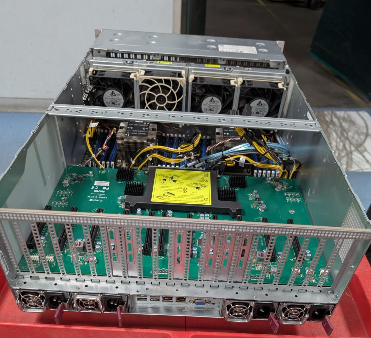 SUPERMICRO SYS-4029GP-TRT, 4 X2000 WATT POWER, 8 X FAN, 2 X H/S, RAILS, 418G-X11