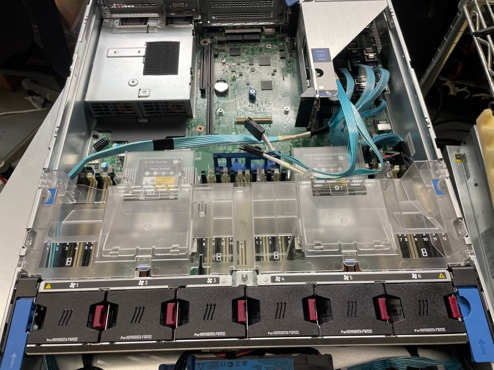 HPE 875766-S01 DL380 GEN10 24SFF 2 X 4114 PROCS 2 X PS. RAID. NO MEMORY NO RAILS