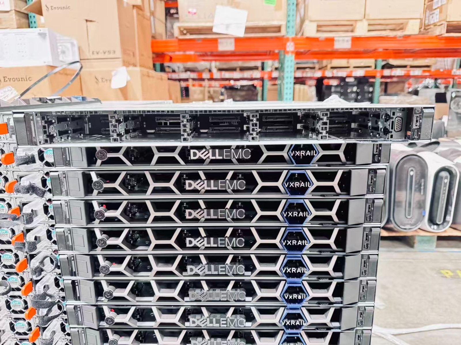 Dell PowerEdge R640/E560F 10SFF Server 2x Gold 6138 40-Cores H330 NVME 2x1100W