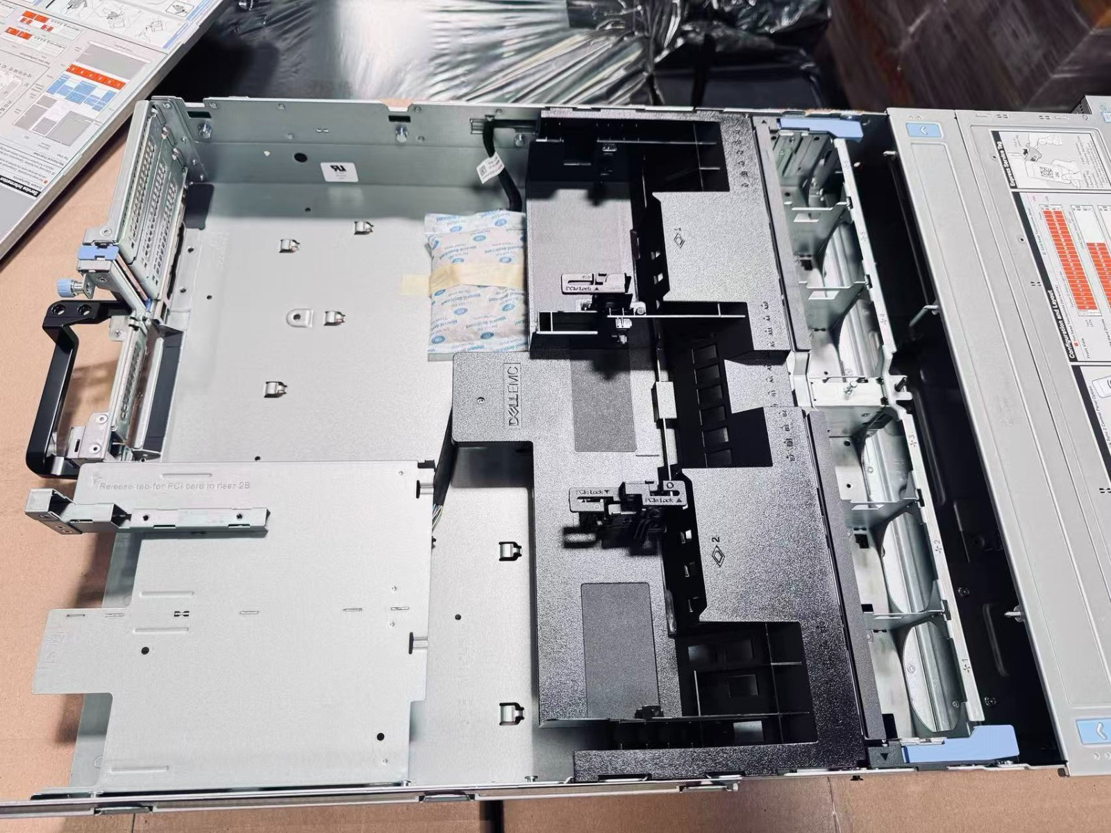 DELL EMC POWEREDGE SERVER R740 8 Bay CHASSIS W/ SHROUD Fan Enclosure PY90Y 4R45W