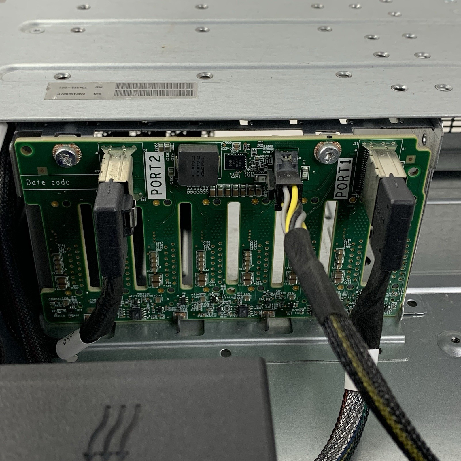 HP Proliant DL180 GEN9 2U 2.5″ Server 1x XEON E5-2609 V3 8 GB Ram No OS No HDD