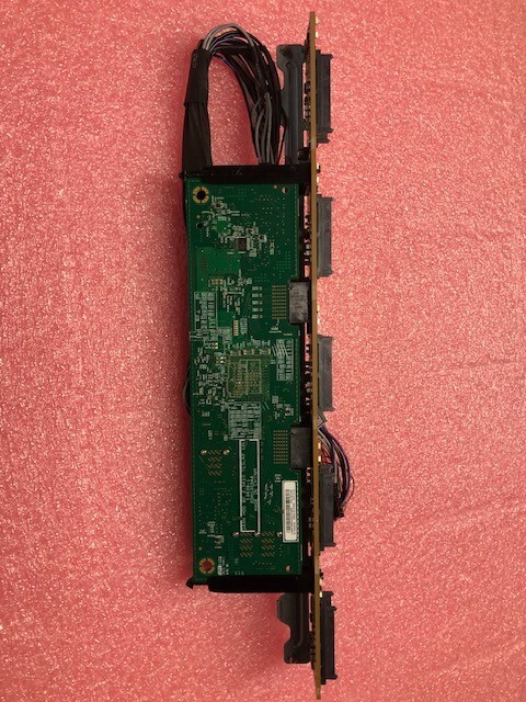 00FJ758 IBM SAS BACKPLANE 10X2.5′ FOR X3550 M5