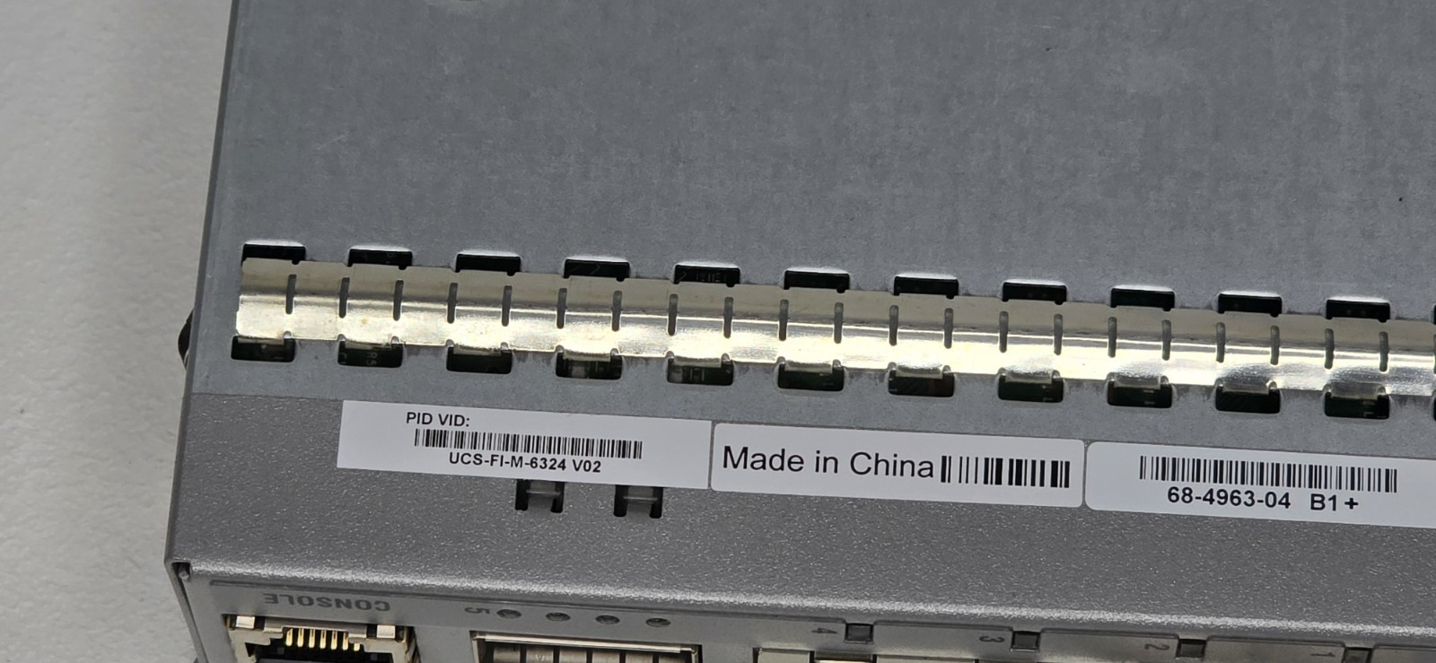 Cisco UCS-FI-M-6324 UCS 6324 4x 10GB SFP+ 1x 40GB QSFP+ Fabric Interconnect