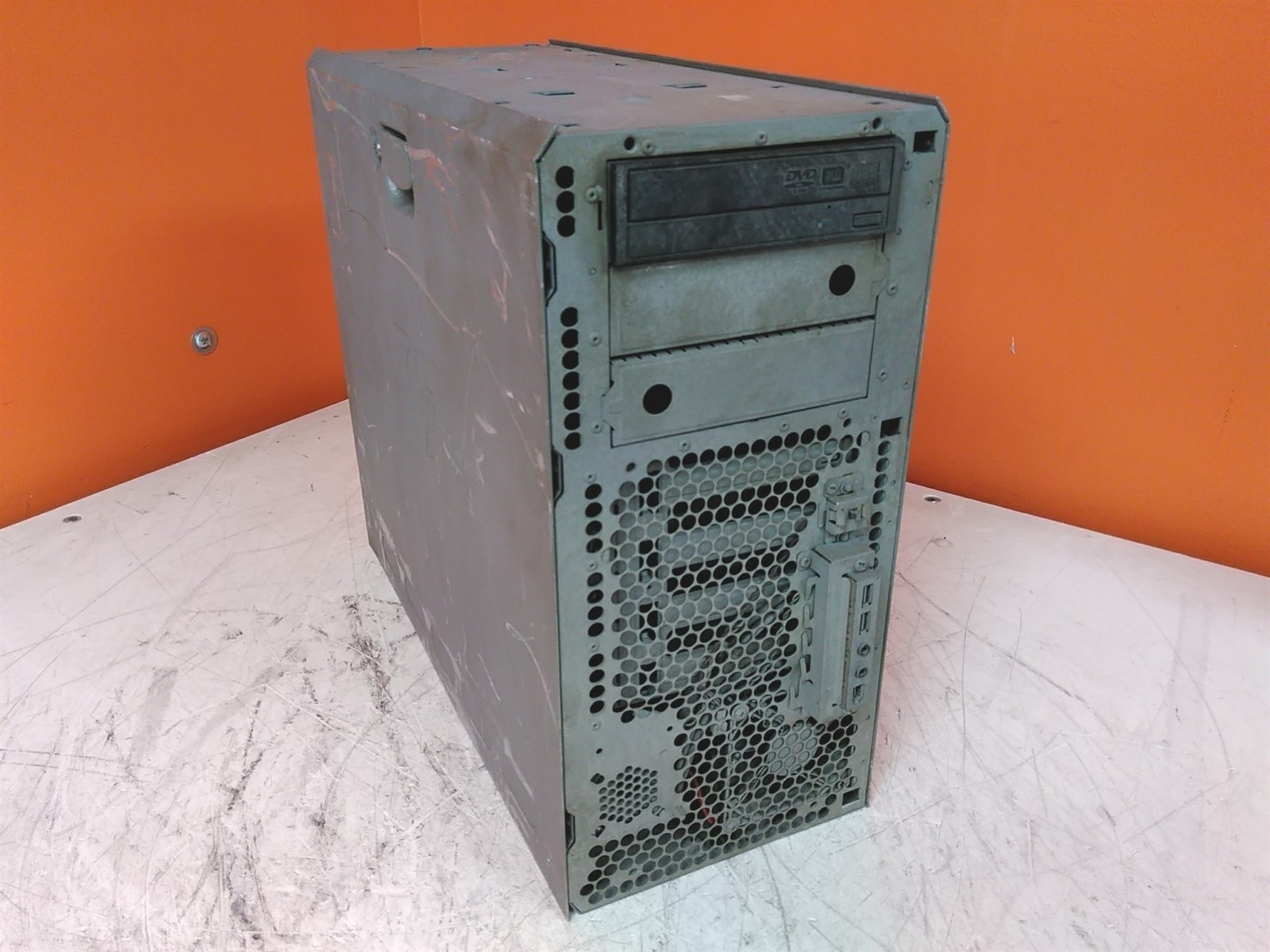 Missing Plastic HP XW8600 Workstation 2x Intel Xeon X5482 3.2GHz 10GB 0HD