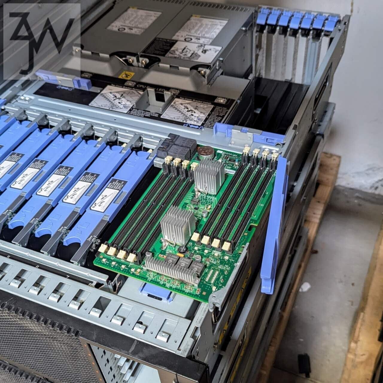 IBM System X3850 X5 4U Barebone Server 4x CPU Sockets LGA 1567 2x 1975watt PSUs