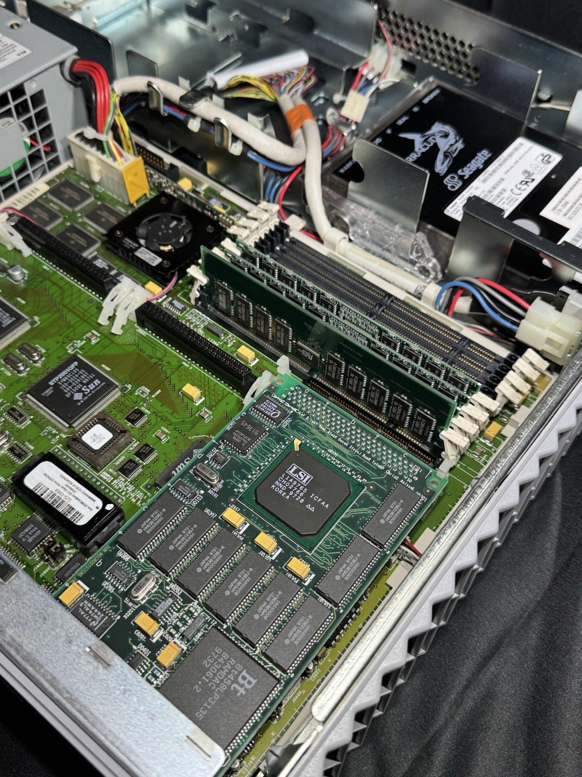 SPARCstation 5 – 170MHz Workstation, 128MB RAM (4x 32MB DIMMs) 2.1GB HDD, TGX