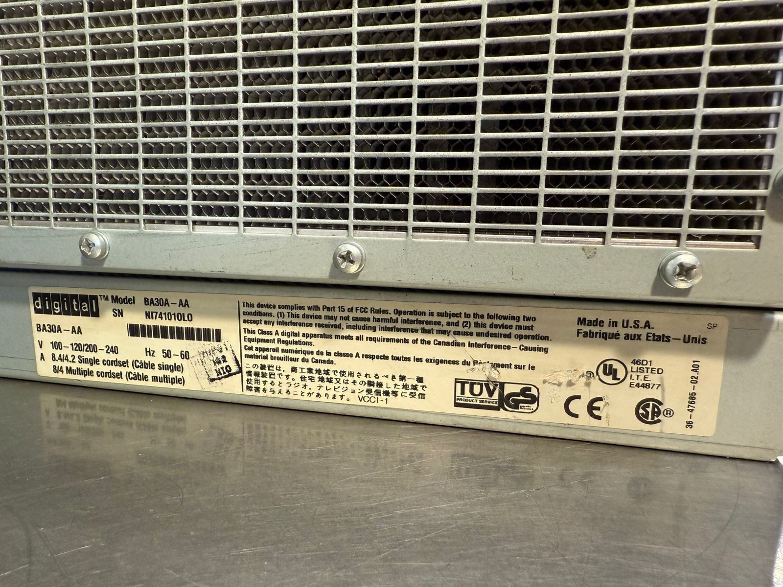 Digital Alpha Server ASVR 4100 BA30A-AA (12.6.1)