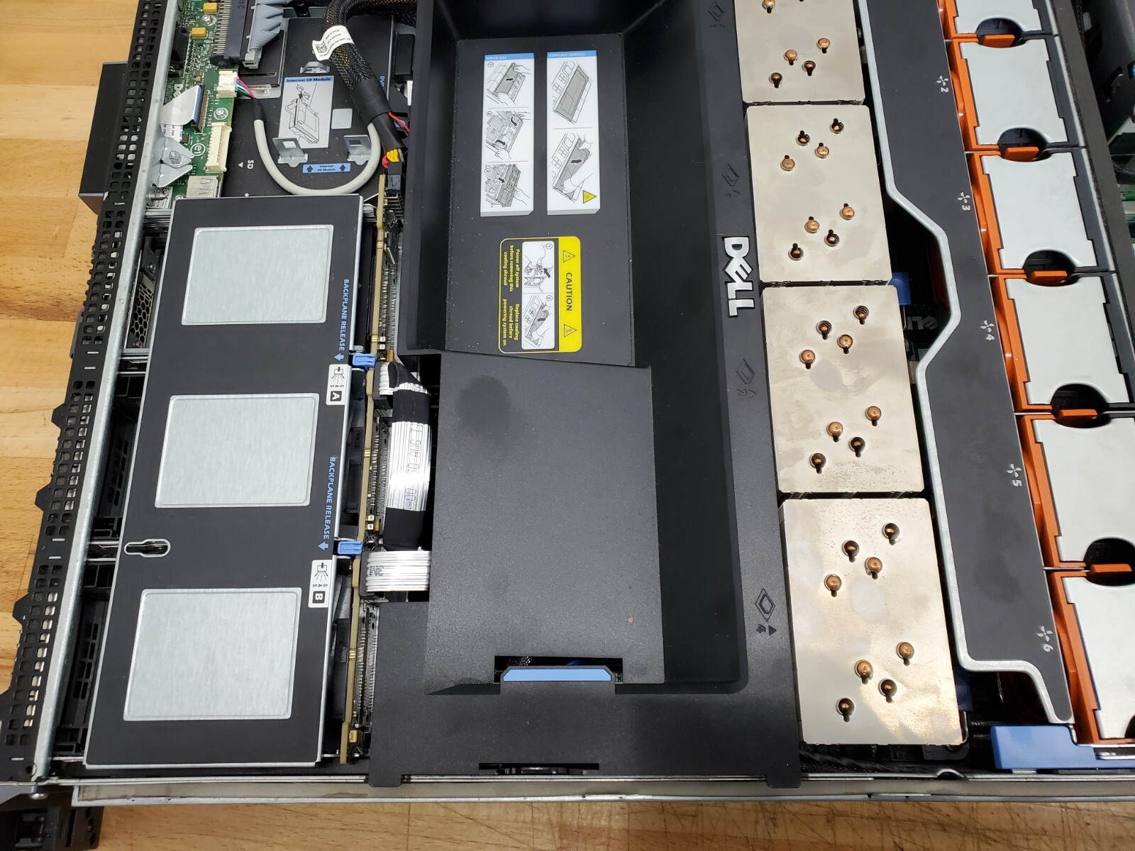Dell PowerEdge R810 E05S Server 4x Xeon E7-4830, 64GB RAM, 500GB SSD, Win10Pro