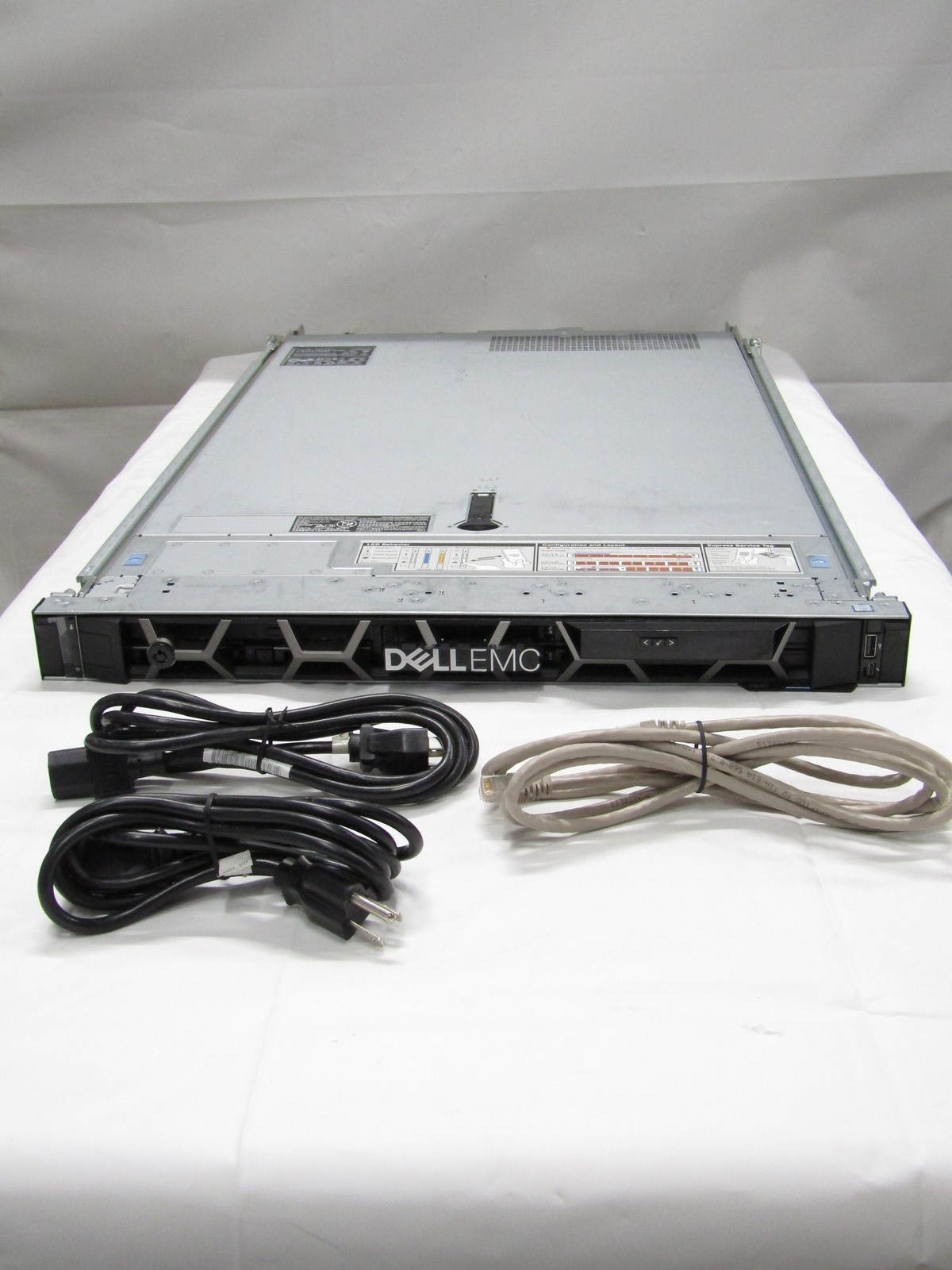 Dell PowerEdge R640 2x 2.30GHz Gold 5218 16GB RAM 1.2TB SAS HDD + 480GB SSD X710