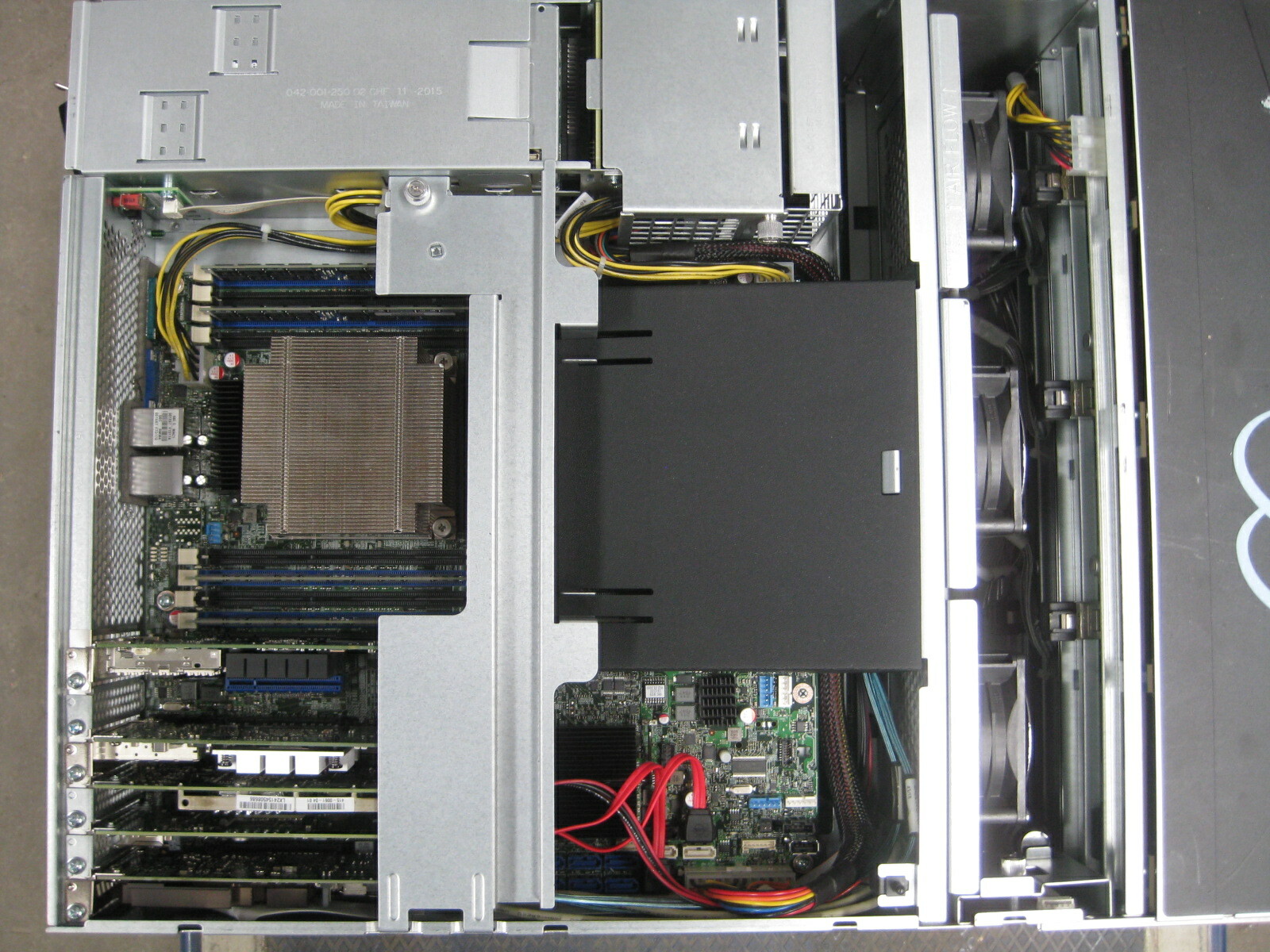 EMC Isilon X410 SERVER 2x E5-2640 V2 @2.0GHz 128GB 35 Caddies No HDD