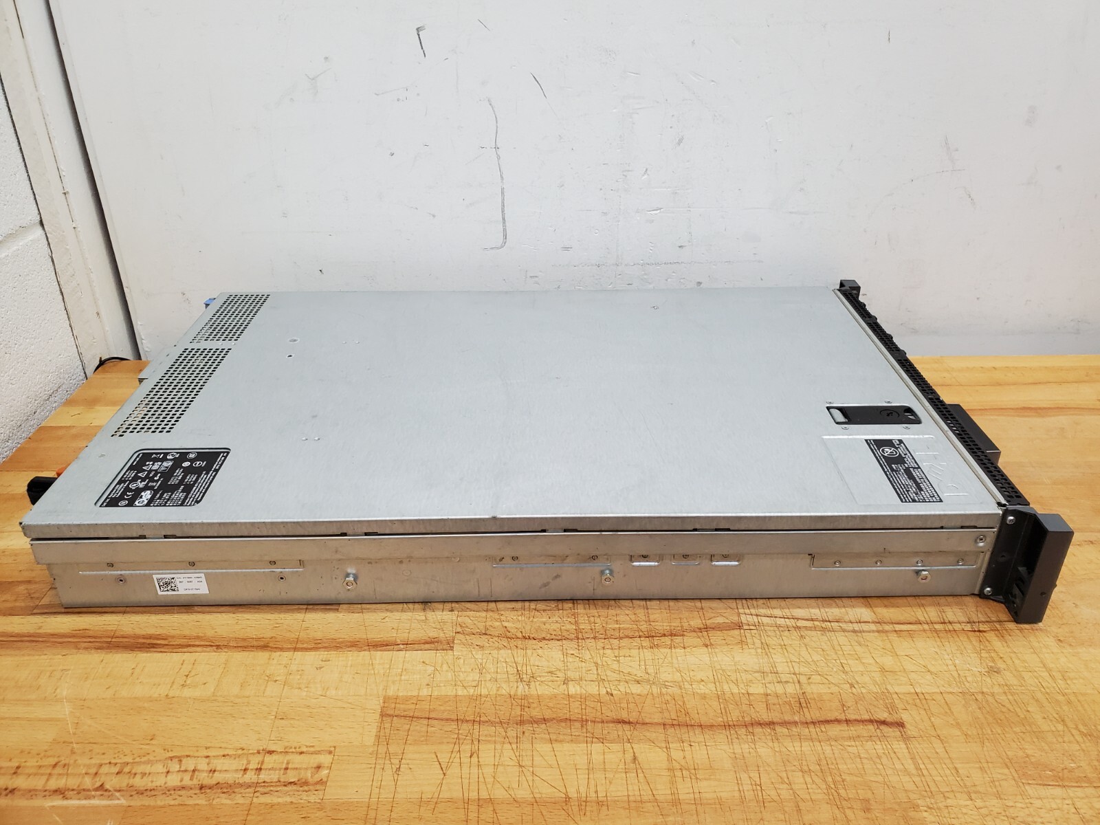 Dell PowerEdge R810 E05S Server 4x Xeon E7-4830, 64GB RAM, 500GB SSD, Win10Pro