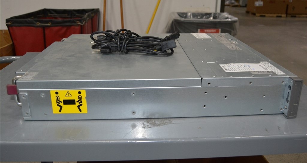 HP PROLIANT DL320S G1 415900-001 3.5×12 Server XEON 3060 3GB SEE NOTES