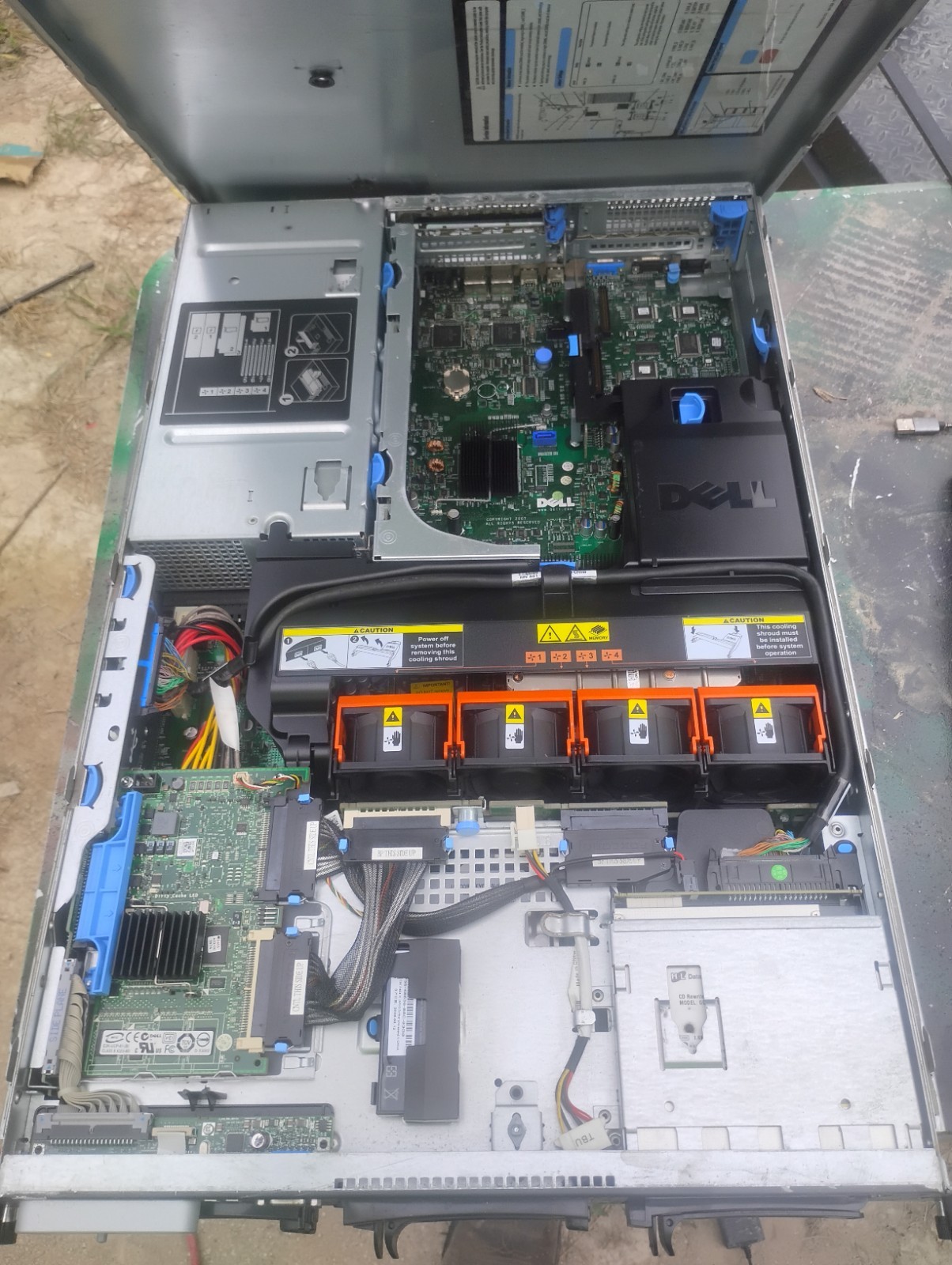 Dell PowerEdge 2950 Intel Xeon Server w/4Gb Ram & Perc 6/i, WORKS No HDDs