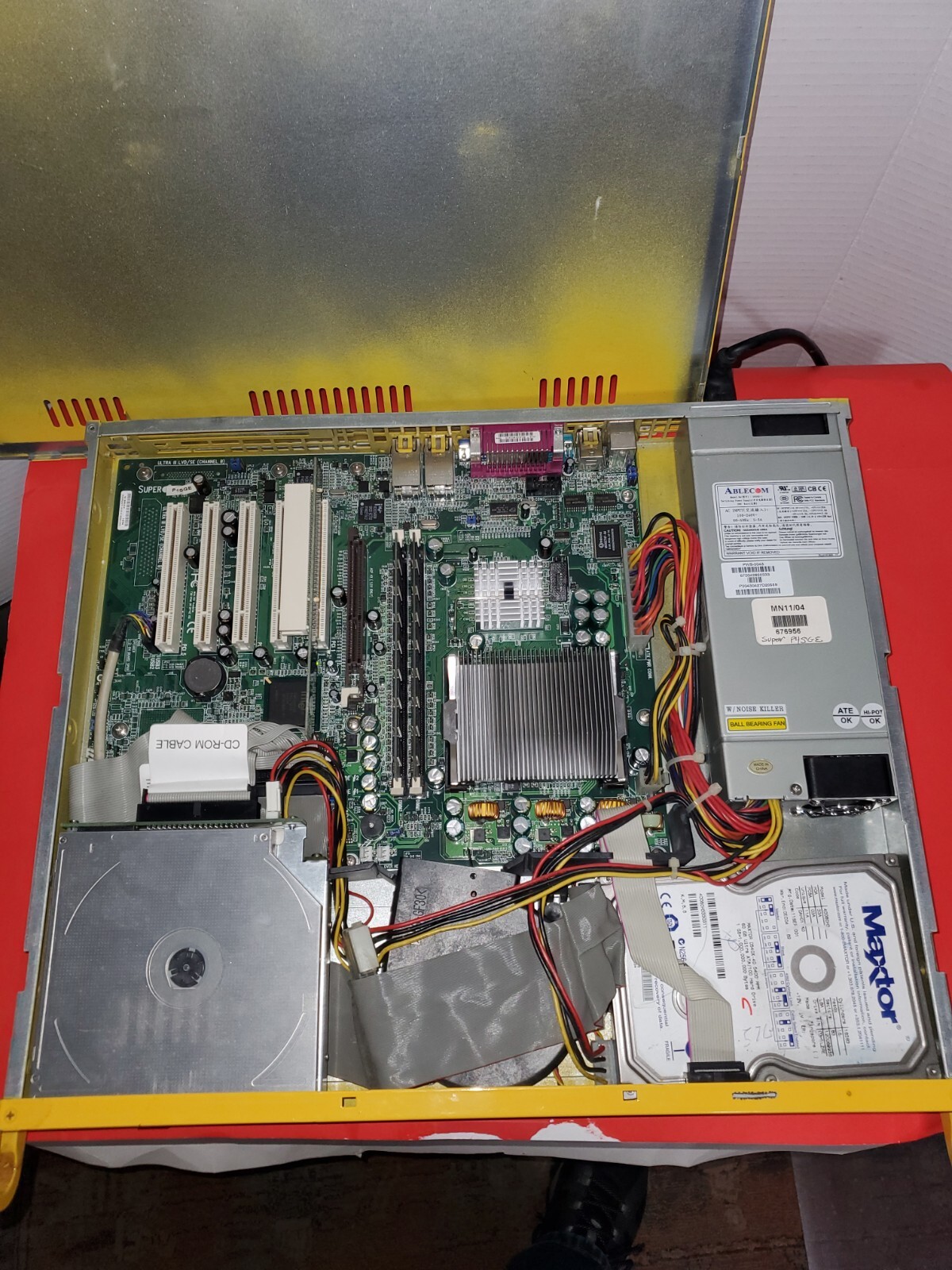 Supermicro Rack Computer System. READ DESCRIPTION BELOW