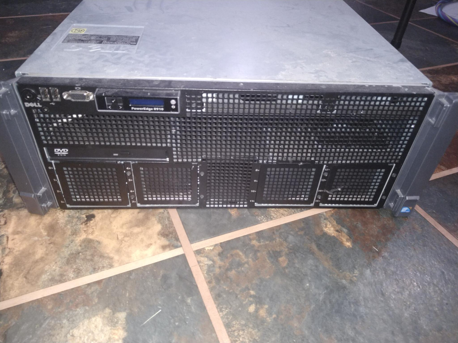 Dell PowerEdge R910 Server [ No RAM Installed, No Storage Installed ]