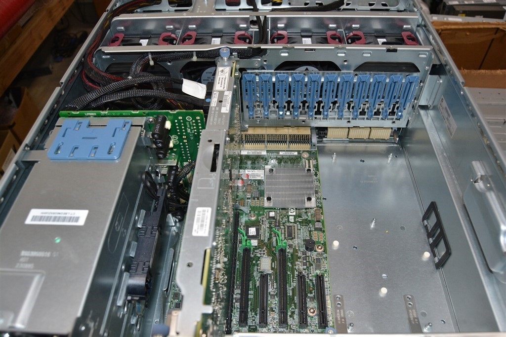 HP PROLIANT DL580 G7 584086-001 2.5×8 Server 4*XEON E7540 112GB P410 SEE NOTES