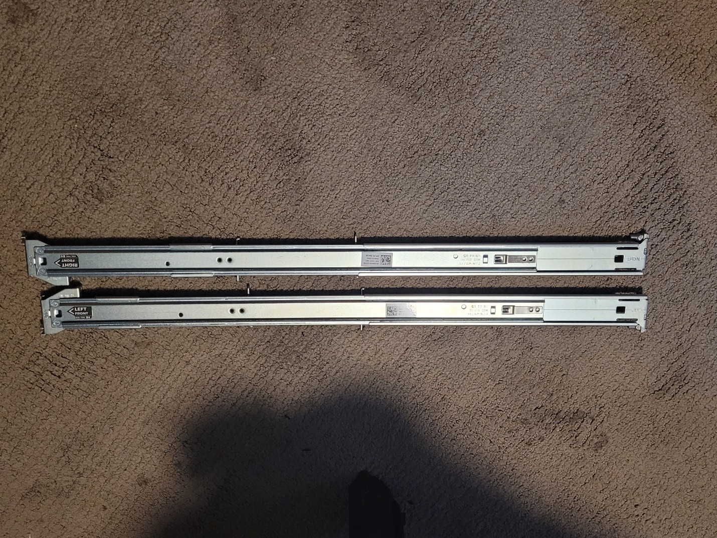 Dell J642R (part of the B4 ReadyRails kit)