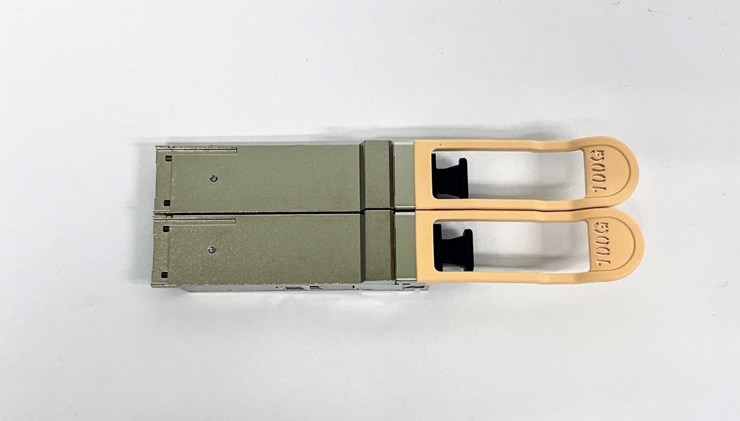 Lot of 2 Dell EMC 014NV5 QSFP28 100G SR4 G2 MPO Optical Transceivers