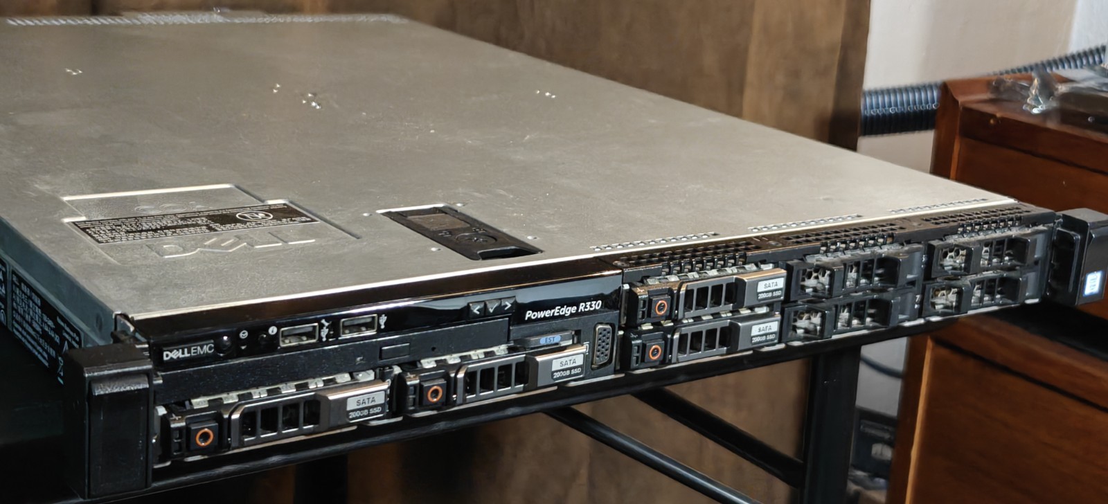 Dell PowerEdge R330 Rack Mountable Server, 1 PSU, E3-1270 v6, 32GB, LOCAL ONLY