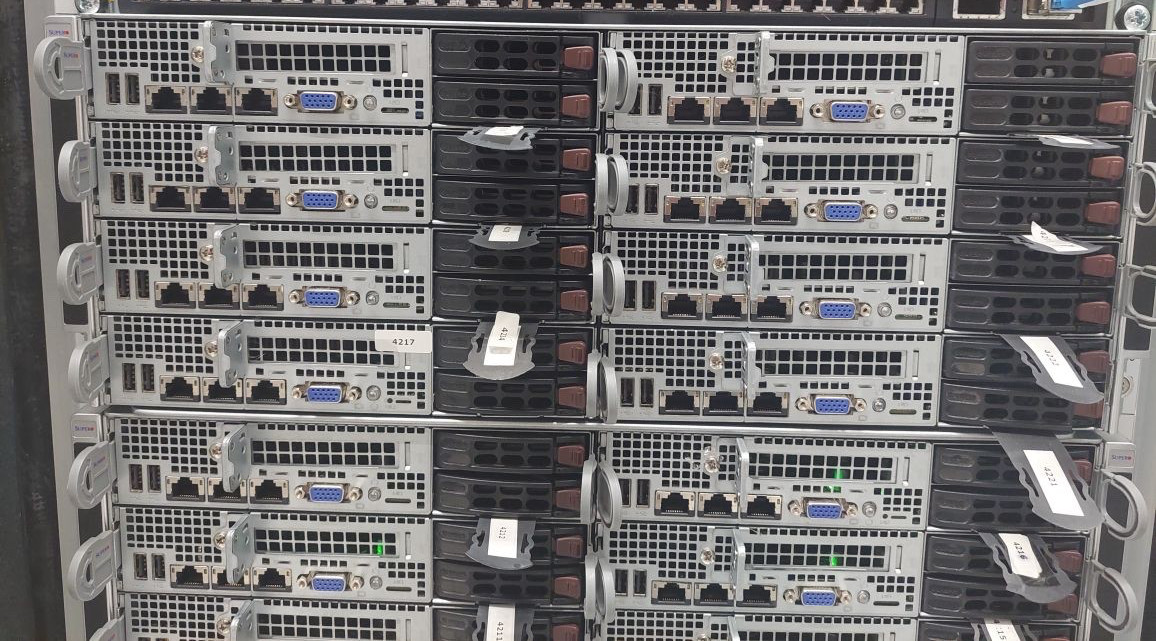 Lot 9 Supermicro F617R2-F73 4U 8x server Dual E5-2660 32GB 2×2.5 Hotplug 2×3.5